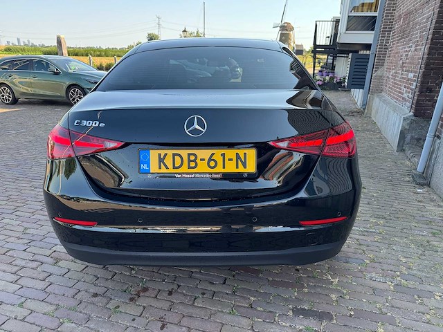 2022 mercedes-benz c-klasse 300 e amg 19” bns line ltd kdb-61-n - afbeelding 2 van  29