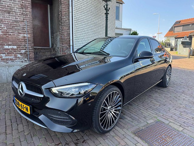 2022 mercedes-benz c-klasse 300 e amg 19” bns line ltd kdb-61-n - afbeelding 1 van  29