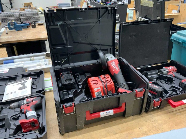 2022 milwaukee m18 fsag125x accu haakse slijpmachine - afbeelding 1 van  4