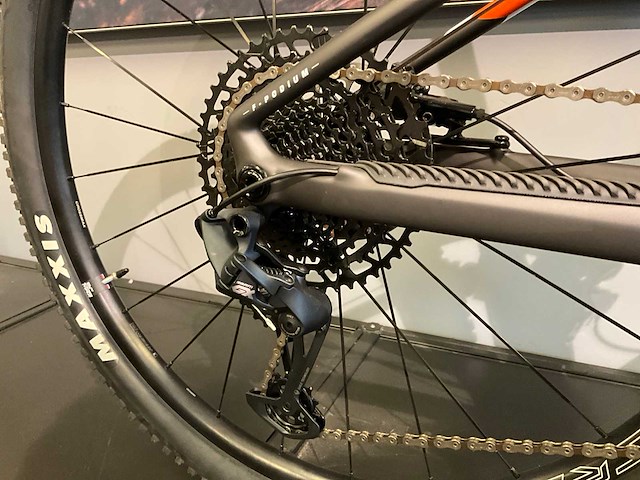 2022 mondraker f-podium carbon dc rr crosscountry mountainbike - 43cm - afbeelding 3 van  13