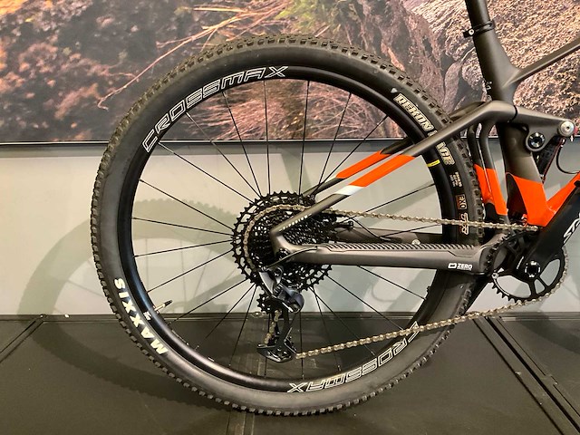 2022 mondraker f-podium carbon dc rr crosscountry mountainbike - 43cm - afbeelding 7 van  13