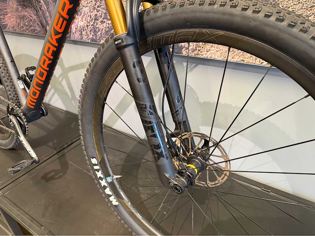 2022 mondraker podium carbon r hardtail mountainbike - l - afbeelding 2 van  15