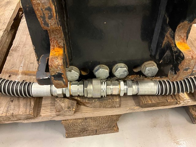 2022 montabert hb880 cw05 hydraulische sloophamer - afbeelding 3 van  11