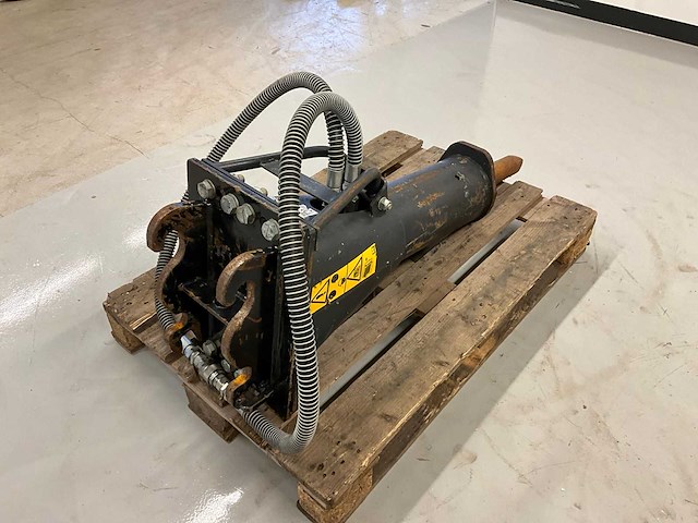 2022 montabert hb880 cw05 hydraulische sloophamer - afbeelding 7 van  11