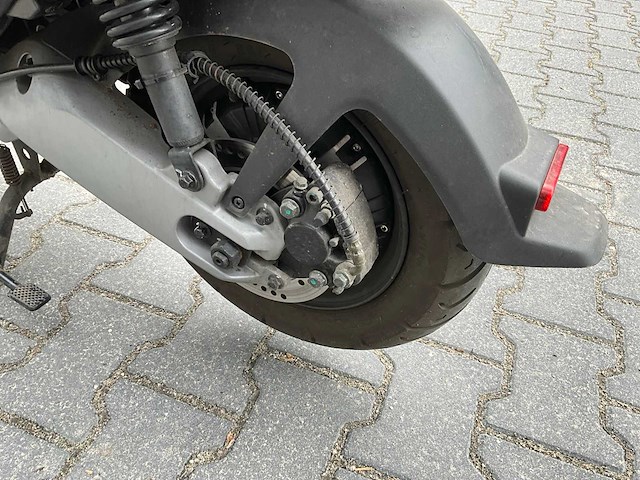 2022 niu m+ lite e-scooter - afbeelding 6 van  15