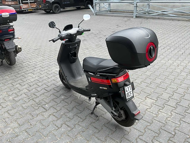 2022 niu m+ lite e-scooter - afbeelding 8 van  15