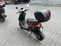 2022 niu m+ lite e-scooter - afbeelding 8 van  15