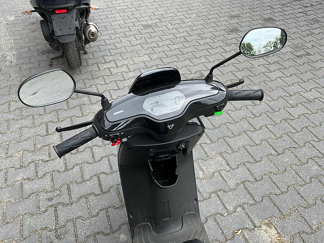2022 niu m+ lite e-scooter - afbeelding 11 van  15