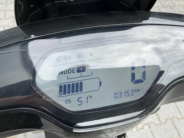 2022 niu m+ lite e-scooter - afbeelding 12 van  15