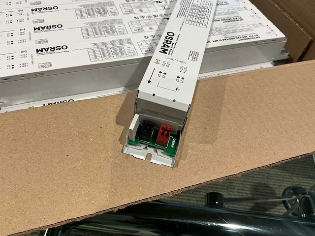 2022 osram (inventronics) ot fit 380/220-400/1a4 d nfc hc l drivers (250x) - afbeelding 16 van  16