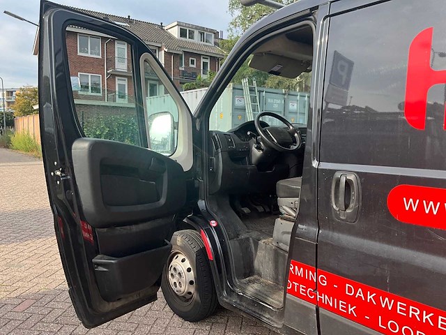 2022 peugeot boxer 333 2.2 hdi l1h1 premium bedrijfswagen - afbeelding 2 van  32