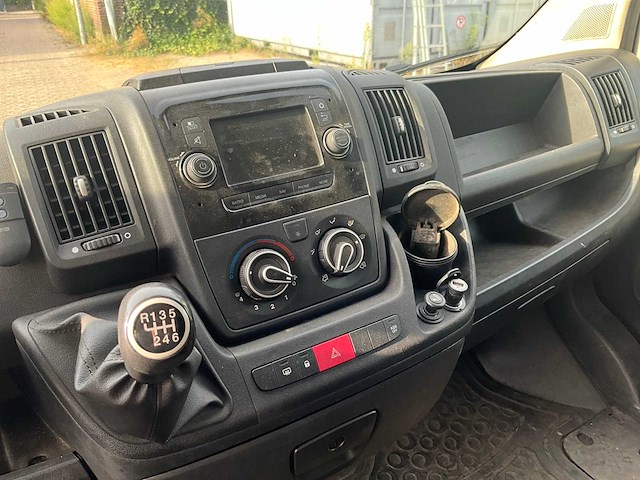 2022 peugeot boxer 333 2.2 hdi l1h1 premium bedrijfswagen - afbeelding 7 van  32