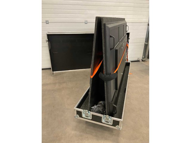2022 philips 86bdl3550q monitor in flightcase - afbeelding 5 van  17