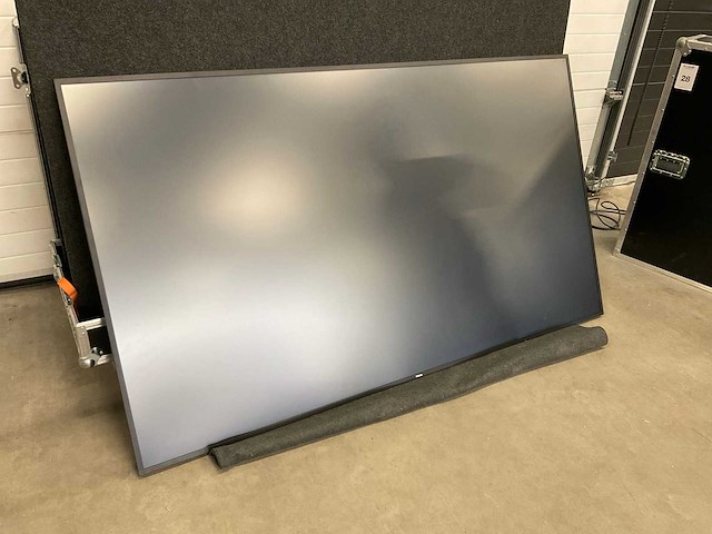 2022 philips 86bdl3550q monitor in flightcase - afbeelding 6 van  17
