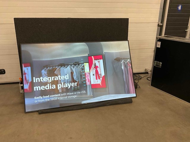 2022 philips 86bdl3550q monitor in flightcase - afbeelding 9 van  17