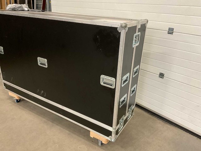 2022 philips 86bdl3550q monitor in flightcase - afbeelding 13 van  17
