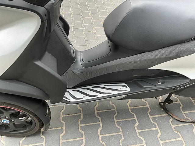 2022 piaggio mp3 400hpe 3 wiel motorfiets - afbeelding 4 van  18