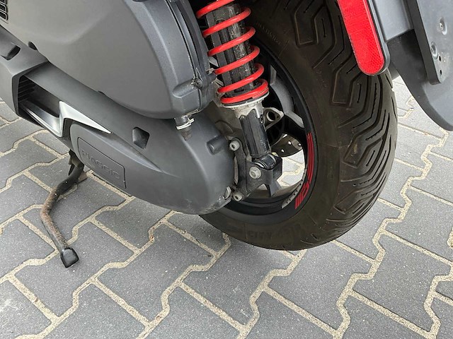 2022 piaggio mp3 400hpe 3 wiel motorfiets - afbeelding 6 van  18