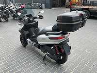 2022 piaggio mp3 400hpe 3 wiel motorfiets - afbeelding 11 van  18