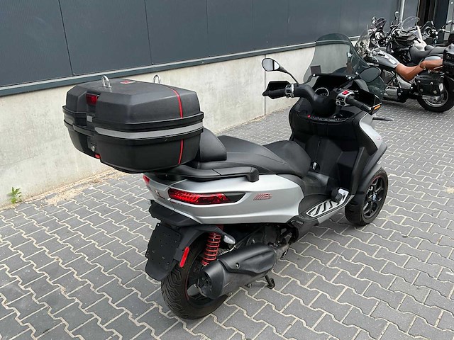 2022 piaggio mp3 400hpe 3 wiel motorfiets - afbeelding 12 van  18