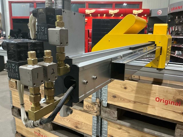 2022 ri f2100b cnc freesmachine - afbeelding 2 van  15