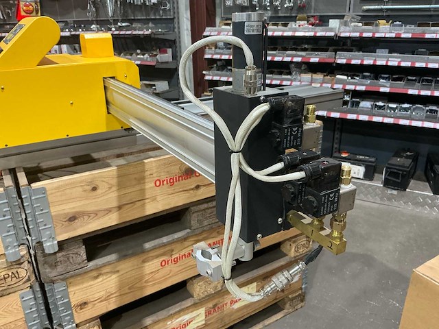 2022 ri f2100b cnc freesmachine - afbeelding 14 van  15