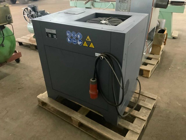 2022 scc base 5 vsd schroefcompressor - afbeelding 4 van  8