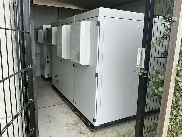 2022 scu gress-150-100 battery energy storage system met schakelkast - afbeelding 15 van  21
