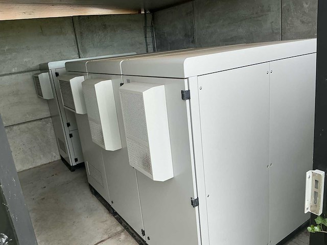 2022 scu gress-150-100 battery energy storage system met schakelkast - afbeelding 19 van  21
