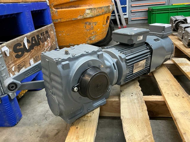 2022 sew eurodrive elektromotor - afbeelding 1 van  8