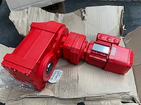 2022 sew fa77/g r37 drn71ms4/be03hf elektromotor met reductor (2x) - afbeelding 1 van  6