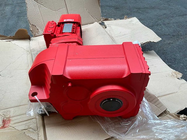 2022 sew fa77/g r37 drn71ms4/be03hf elektromotor met reductor (2x) - afbeelding 3 van  6