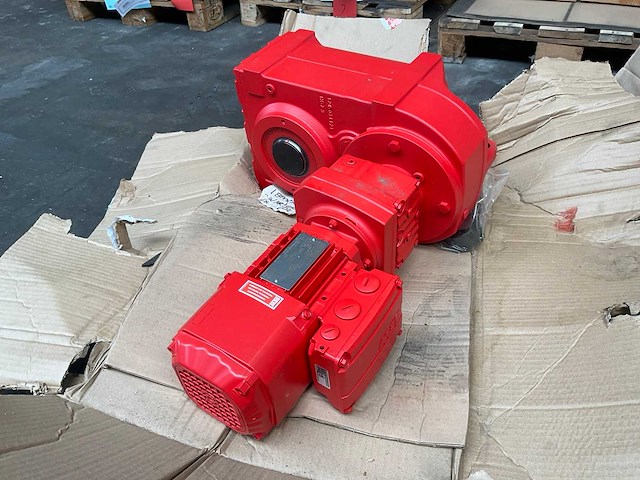 2022 sew fa77/g r37 drn71ms4/be03hf elektromotor met reductor (2x) - afbeelding 4 van  6