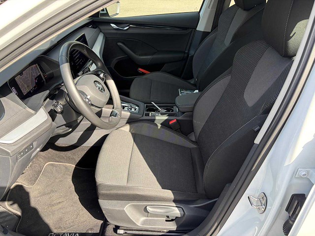 2022 skoda octavia combi 1.5 e-tsi automaat personenauto - afbeelding 7 van  12