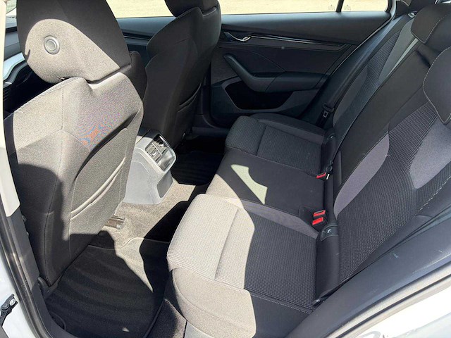 2022 skoda octavia combi 1.5 e-tsi automaat personenauto - afbeelding 1 van  13