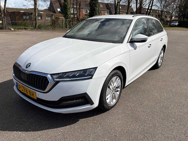 2022 skoda octavia combi 1.5 e-tsi automaat personenauto - afbeelding 1 van  3