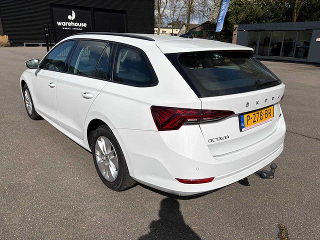 2022 skoda octavia combi 1.5 e-tsi automaat personenauto - afbeelding 4 van  9