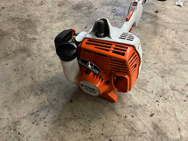2022 stihl fs 55r kantentrimmer - afbeelding 3 van  6