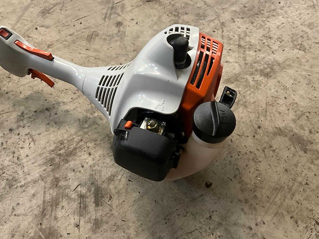 2022 stihl fs 55r kantentrimmer - afbeelding 4 van  6