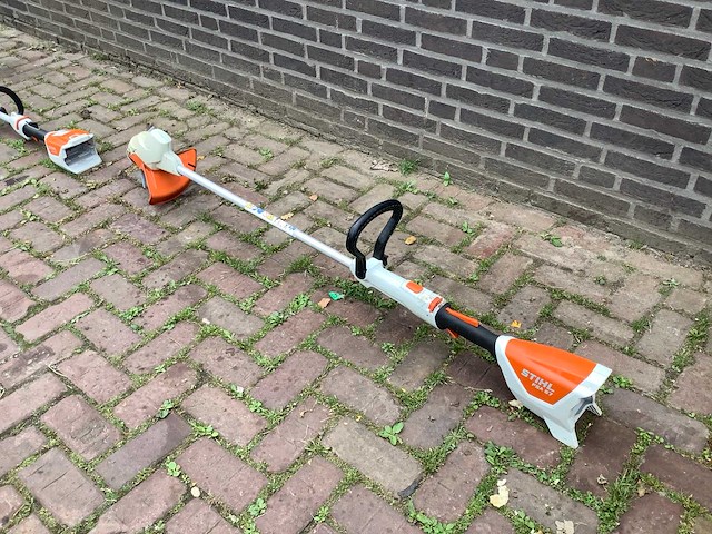 2022 stihl fsa57 bosmaaier - afbeelding 1 van  3