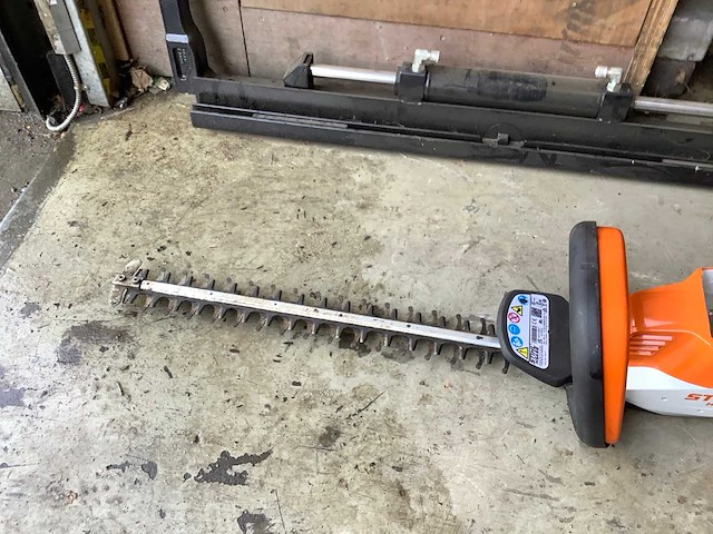2022 stihl hsa 56 heggenschaar - afbeelding 2 van  3