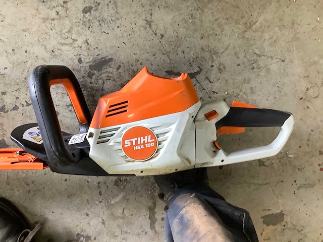 2022 stihl hsa100 heggenschaar - afbeelding 4 van  6