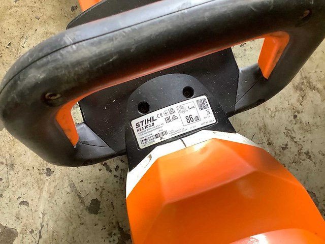 2022 stihl hsa100 heggenschaar - afbeelding 6 van  6