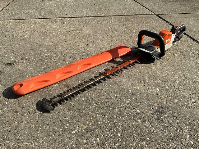 2022 stihl hsa130r heggenschaar - afbeelding 1 van  7