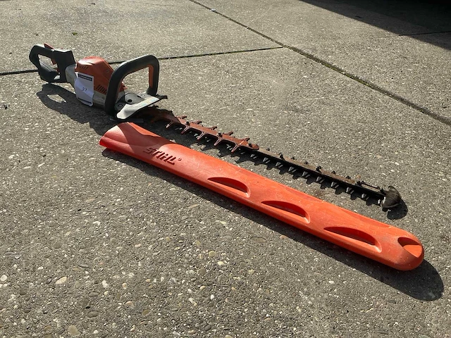 2022 stihl hsa130r heggenschaar - afbeelding 2 van  7