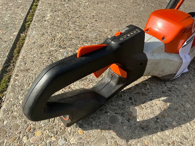 2022 stihl hsa130r heggenschaar - afbeelding 4 van  7
