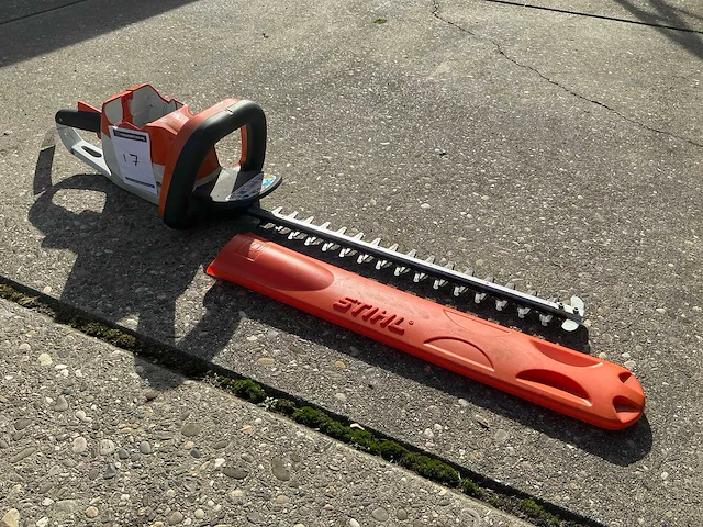 2022 stihl hsa56 heggenschaar - afbeelding 2 van  7