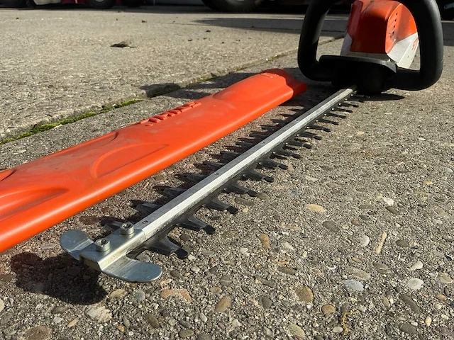 2022 stihl hsa56 heggenschaar - afbeelding 6 van  7