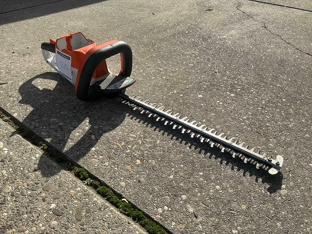 2022 stihl hsa56 heggenschaar - afbeelding 2 van  7