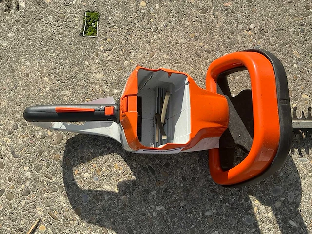 2022 stihl hsa56 heggenschaar - afbeelding 5 van  7